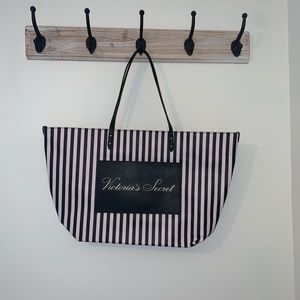 victoria’s secret pocket book